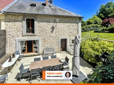 Maison 3 chambres, 1 bureau, grand jardin, très bon état