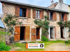 Maison de bourg à rénover de 125 m² – 4 chambres – Jardinet – Garage