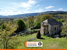 Maison 6 chambres - Jardin 7000m² - bourg 5 min à pieds - Authentique et vue dégagée