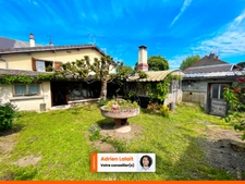 Maison de bourg à rénover de 125 m² – 4 chambres – Jardinet – Garage