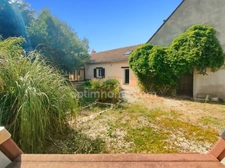 Longère de charme avec piscine hors sol, dépendance et jardin exposé sud