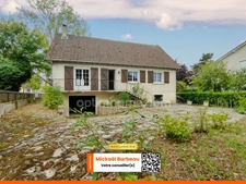 Maison à fort potentiel avec sous-sol et combles aménageables – Bourges