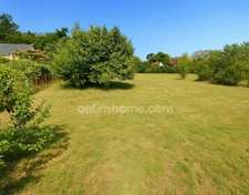 Terrain de 1 200 m², à deux pas du centre
