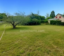 Terrain de 1 200 m², à deux pas du centre