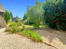 Longère de charme avec piscine hors sol, dépendance et jardin exposé sud