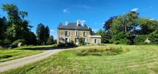 Château 10 pièces Proche de POUZAUGES (85)