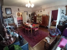 A vendre ! Proche de la Belgique et du Luxembourg, idéal investissement ou achat rentable, immeuble de 570 m², 2 appartements, 280 m² de surfaces aménageables, cours de 70 m² !