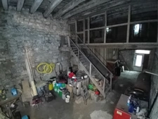 A vendre ! Proche de la Belgique et du Luxembourg, idéal investissement ou achat rentable, immeuble de 570 m², 2 appartements, 280 m² de surfaces aménageables, cours de 70 m² !