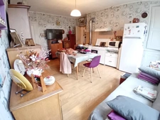 A vendre ! Proche de la Belgique et du Luxembourg, idéal investissement ou achat rentable, immeuble de 570 m², 2 appartements, 280 m² de surfaces aménageables, cours de 70 m² !