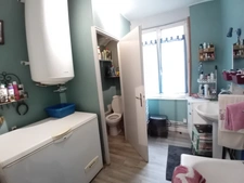 A vendre ! Proche de la Belgique et du Luxembourg, idéal investissement ou achat rentable, immeuble de 570 m², 2 appartements, 280 m² de surfaces aménageables, cours de 70 m² !