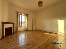 Saint Sulpice La Pointe , Maison de ville T8 de 208 m², terrain de 470 m2+atelier+caves