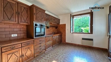 Saint Sulpice La Pointe , Maison de ville T8 de 208 m², terrain de 470 m2+atelier+caves