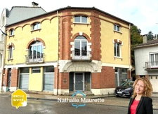 Immeuble de 320 m² avec 6 appartements T1, terrain et 2 bâtis indépendants