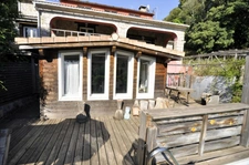 À vendre – Authentique maison en pierre avec piscine, studio indépendant et terrain en bord de rivière – Petreto-Bicchisano