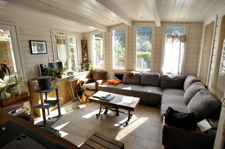 À vendre – Authentique maison en pierre avec piscine, studio indépendant et terrain en bord de rivière – Petreto-Bicchisano