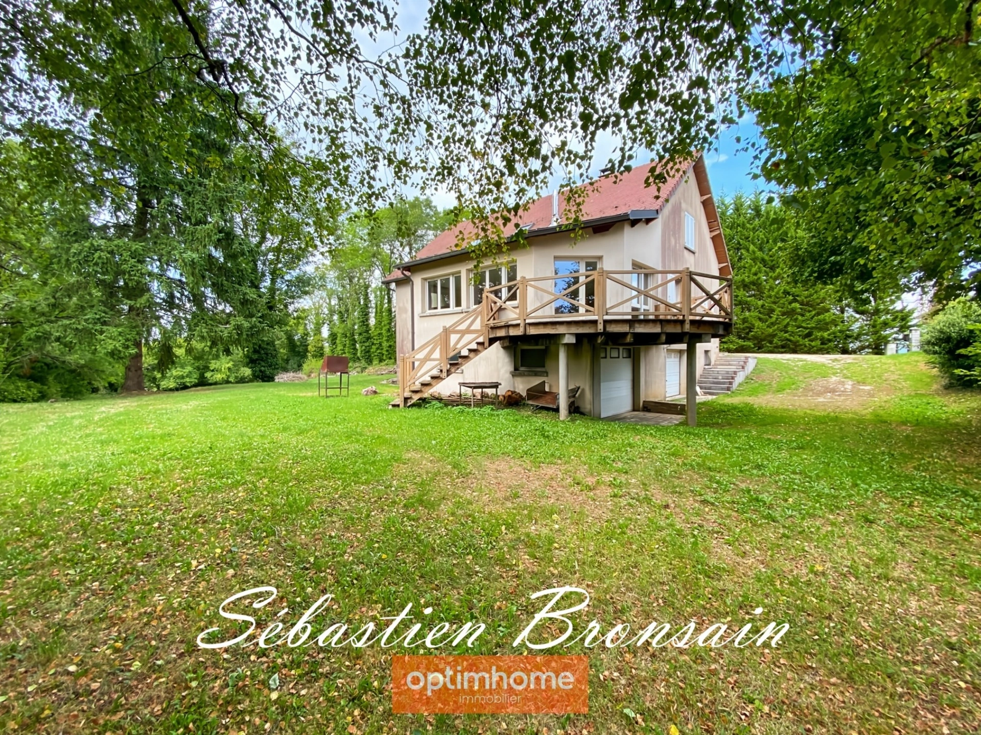 Maison 9 pièces 250 m² · à Lons le Saunier · 250 m² · 315 000 €