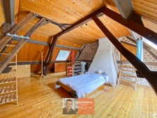Ferme bressane rénovée – 136 m² – 5 chambres – 2,3 ha – Boxes chevaux