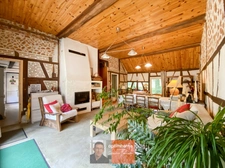 Ferme bressane rénovée – 136 m² – 5 chambres – 2,3 ha – Boxes chevaux