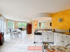 À vendre – Maison familiale avec terrain de 4 250 m² à Saint-Maur (39570)