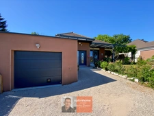 Maison contemporaine de plain-pied – Environ 140 m² – Construction 2020 – 3 chambres – Dole
