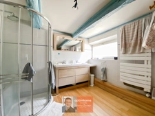 Ferme bressane rénovée – 136 m² – 5 chambres – 2,3 ha – Boxes chevaux