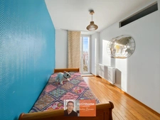 DOLE – Appartement duplex 85 m² – beaux volumes, parking et grande cave