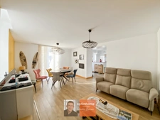 DOLE – Appartement atypique avec de beaux volumes et de nombreux atouts