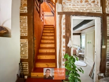Ferme bressane rénovée – 136 m² – 5 chambres – 2,3 ha – Boxes chevaux