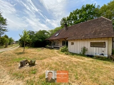 Ferme bressane rénovée – 136 m² – 5 chambres – 2,3 ha – Boxes chevaux