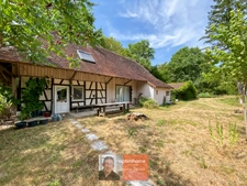 Ferme bressane rénovée – 136 m² – 5 chambres – 2,3 ha – Boxes chevaux