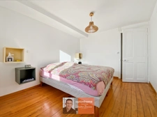 DOLE – Appartement duplex 85 m² – beaux volumes, parking et grande cave