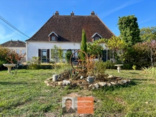 MAISON DE CARACTÈRE – 213 M² – BEAUX VOLUMES, DÉPENDANCES ET GRAND POTENTIEL CHEMIN – À 5 MINUTES DE CHAUSSIN