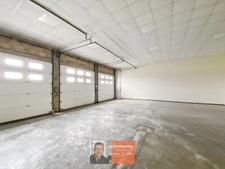 Visibilité maximale – Construction récente – 230 m² clés en main avec 16 stationnements privés