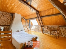 Ferme bressane rénovée – 136 m² – 5 chambres – 2,3 ha – Boxes chevaux