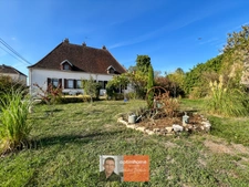 MAISON DE CARACTÈRE – 213 M² – BEAUX VOLUMES, DÉPENDANCES ET GRAND POTENTIEL CHEMIN – À 5 MINUTES DE CHAUSSIN