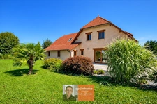 Dole – Grande maison familiale de 295 m² avec 7 chambres et jardin de 1 700 m²