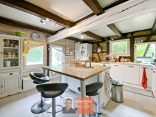 Ferme bressane rénovée – 136 m² – 5 chambres – 2,3 ha – Boxes chevaux