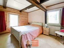 Ferme bressane rénovée – 136 m² – 5 chambres – 2,3 ha – Boxes chevaux