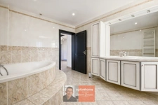 Dole – Grande maison familiale de 295 m² avec 7 chambres et jardin de 1 700 m²