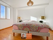 DOLE – Appartement duplex 85 m² – beaux volumes, parking et grande cave
