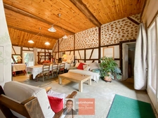 Ferme bressane rénovée – 136 m² – 5 chambres – 2,3 ha – Boxes chevaux