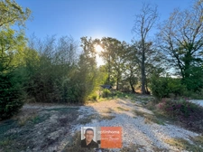 PROPRIÉTÉ D’ENVIRON 230 M² SUR PRÈS DE 2 HECTARES – DÉPENDANCES, PISCINE ET CALME ABSOLU