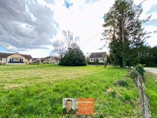 Cramans – Beau terrain constructible de 970 m² dans un environnement calme et verdoyant
