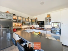 Maison contemporaine de plain-pied – Environ 140 m² – Construction 2020 – 3 chambres – Dole
