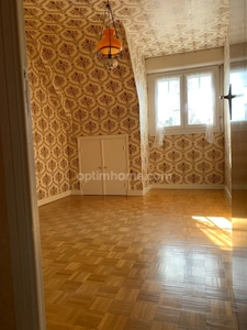 Maison dans la campagne Languidicienne à 5 kms du bourg offrant 5 chambres !
