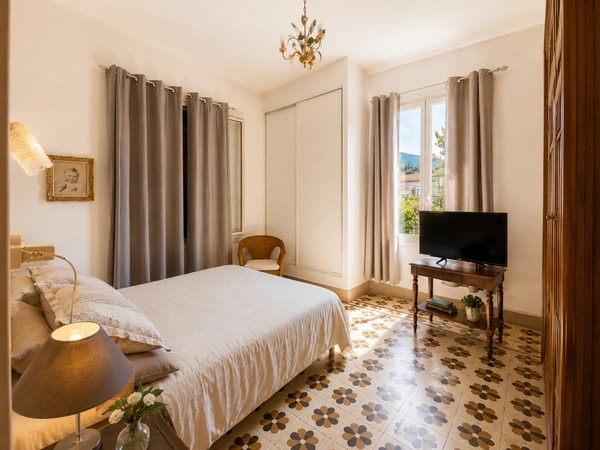 L'Île-Rousse centre – Ensemble immobilier 200 m² sur 1600 m² terrain à fort potentiel à 100 mètres des plages