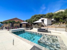 PROPRIANO - PROPRIETE RENOVEE AVEC 8 CHAMBRES, PISCINE ET VUE MER