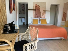PROPRIANO - RENOVATED PROPERTY WITH 8 BEDROOMS, POOL AND SEA VIEW