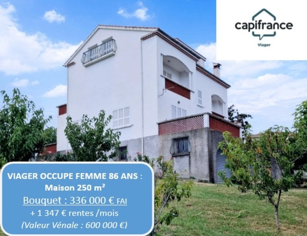 EXCLUSIVITE : viager occupé – Élégante maison bourgeoise avec vue mer et jardin.