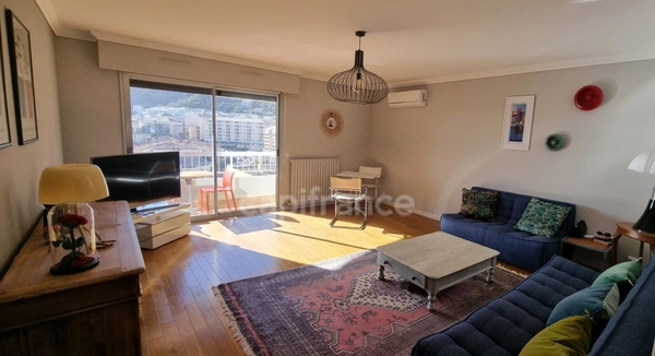 VIAGER LIBRE : BASTIA Investissement de qualité – Appartement avec vue mer et ville 